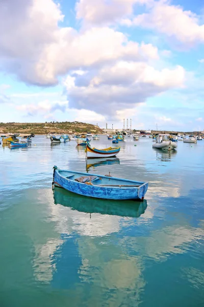 Marsaxlokk Köyü Malta Geleneksel Balıkçı Tekneleri — Stok fotoğraf