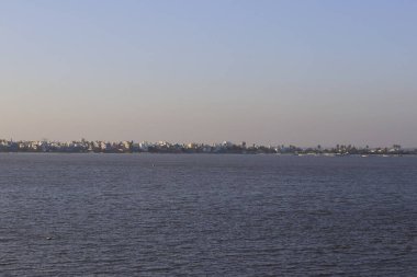 Arap denizinin güzel manzarası. diu ve Ghoghla deniz manzarası ve Arap Denizi üzerinde gün batımı. Union Territory Daman ve Diu, Hindistan 'ın Diu ilçesinde yer almaktadır.