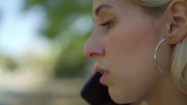 Close Profile Shot Blonde Woman Receiving Phone Assistance Outdoors Concept — Stock Video