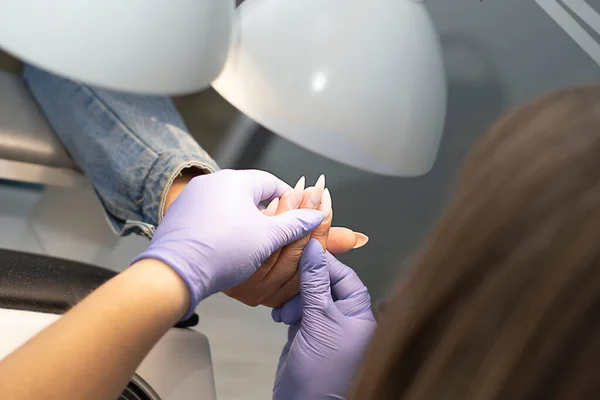 Manicurist Lilac Latex Gloves Files Long Nails Client Beauty Salon — Stock fotografie