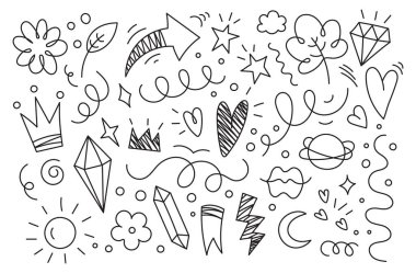 Bir dizi karalama soyut elementler. El yapımı çizgiler, kalpler, çiçekler ve yapraklar. Beyaz bir arkaplanda izole edilmiş.