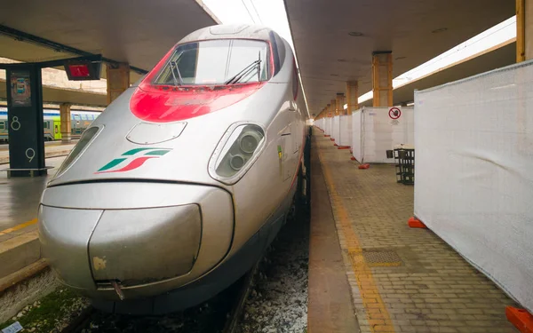 Florence Italië Februari 2021 Hoge Snelheid Frecciarossa Trein Klaar Vertrekken — Stockfoto