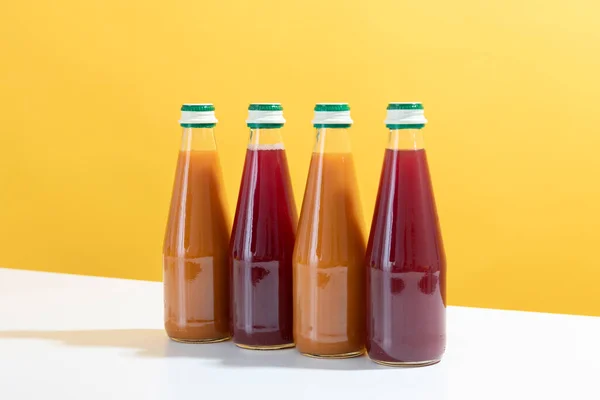 Malzemeli süpermarket afişi kavramı