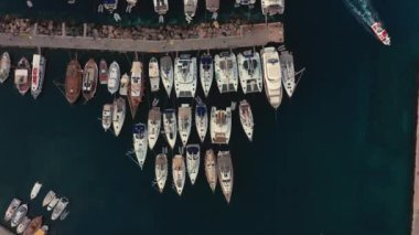 Yunanistan 'daki Hydra adasında Marina, üst manzara 