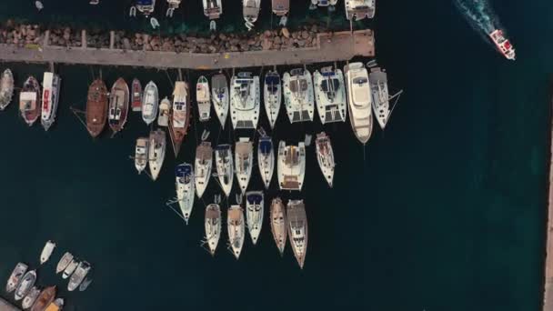 希腊海德拉岛上的玛丽娜，俯瞰全景 — 图库视频影像