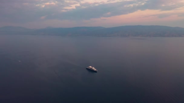 Grand Yacht Moteur Pleine Mer Près Île Hydra Grèce Dans — Video