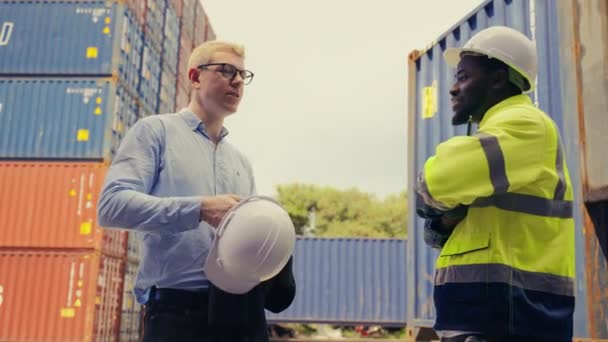 Medium Closeup Shot Businessman Industrial Shipping Worker Discuss Together Container — Αρχείο Βίντεο