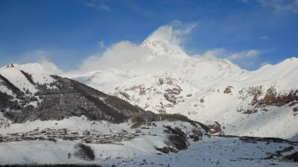 Mountain Kazbek Gergeti Trinity Monastery Georgia Morning Stepantsminda Village Snow — Stockvideo