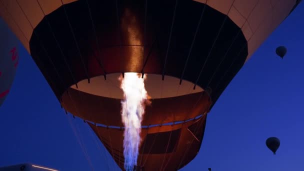 Kapadokya Sabahın Erken Saatlerinde Sıcak Hava Balonunun Içindeki Gaz Propan — Stok video