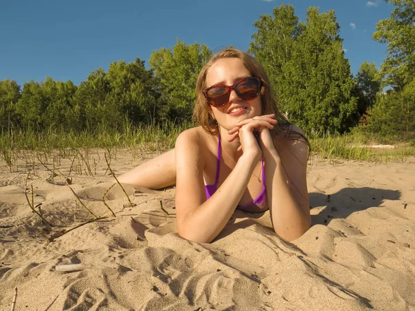 Young Beautiful Woman Bikini Swimsuit Attractive Slender Body Sunbathing Sun — Stock Photo, Image