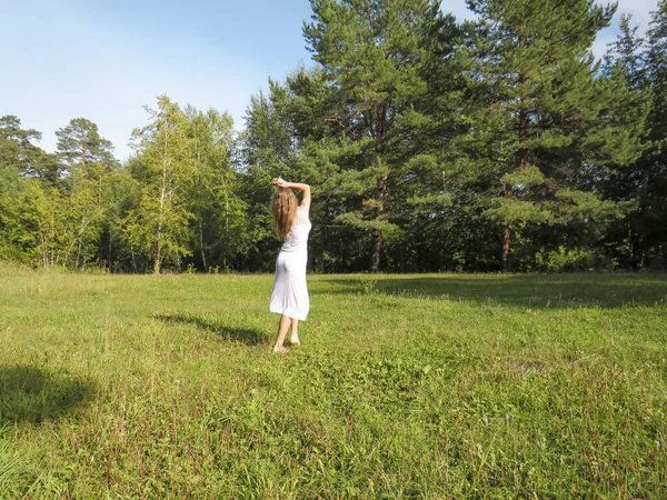 Barefoot Red Haired Young Woman Slender Figure White Silk Dress — Stock Photo, Image