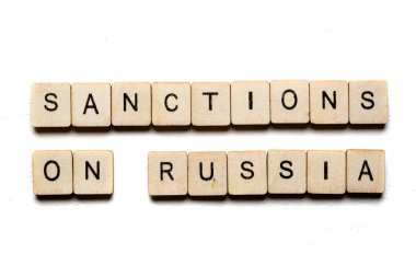 Ukrayna 'daki savaş konsepti Rusya' ya Yaptırımlar yazan bir tabela gösteriyor