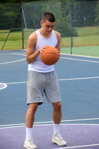 Nineteen Year Old Teenage Boy Playing Basketball Public Park — 스톡 사진