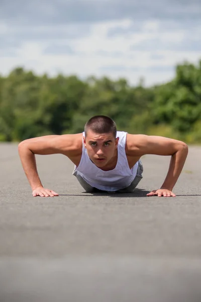 Nineteen Year Old Teenage Boy Doing Push Ups Public Park — Stock Fotó