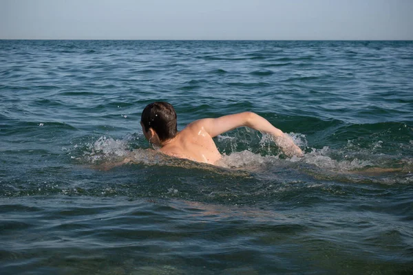Year Old Teenage Boy Swimming Sea — ストック写真
