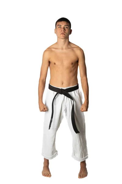 Ein Hemdloser Jähriger Teenager Karate Schwarzgürtel Posiert — Stockfoto