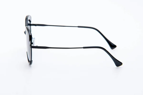Moda Güneş Gözlüğü Siyah Çerçeveler Beyaz Arkaplanda — Stok fotoğraf
