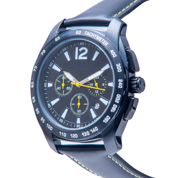 Kol saati beyaz arkaplanda siyah.