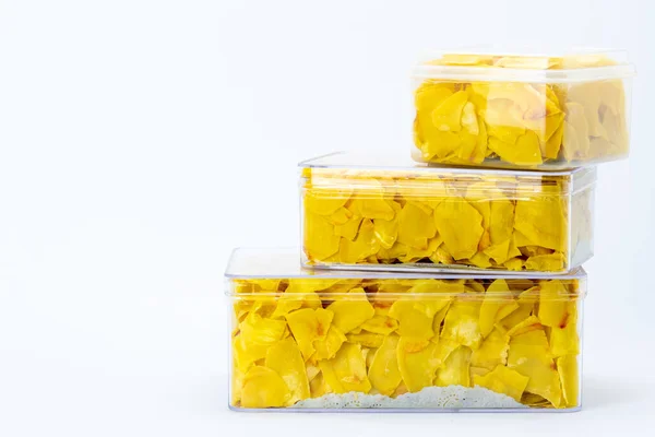 Meyve kralı. Şeffaf kutularda kurumuş durian..