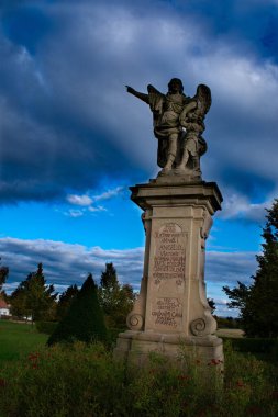 Parkdaki anıt Klaster, Marianska Tynice, Kralovice