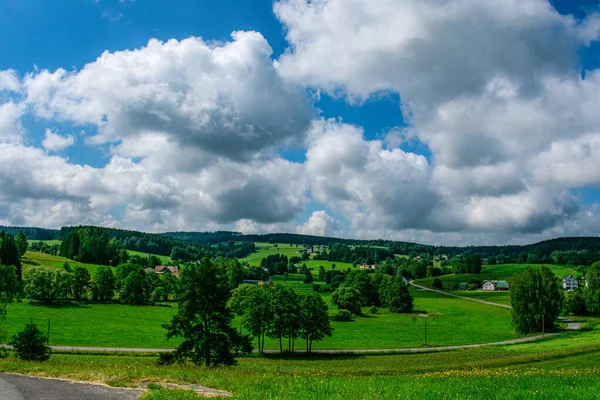 雲と風景 シュワホフ ドイツ — ストック写真