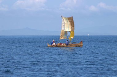 Okyanusun ortasında.