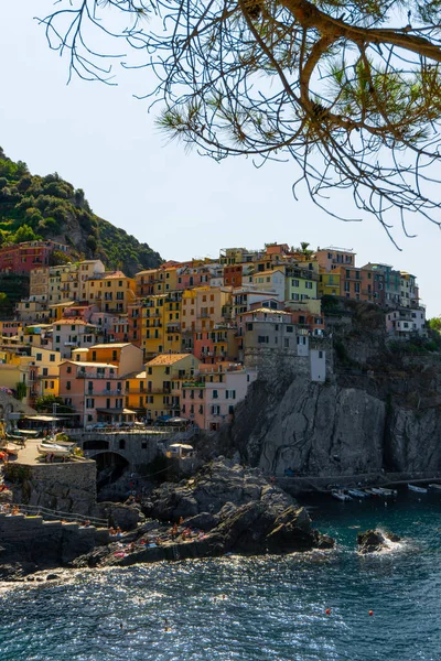 Manarola, İtalya 'nın güzel bir şehri ve 5 ülkenin ikonik manzarası.