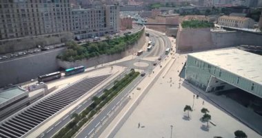 Güneşli bir yaz gününde Marsilya şehrinin hava manzarası, Fransız Rivierası, Fransa. Turizm ve seyahat kavramı.