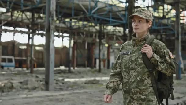 Middle Aged Woman Camouflage Uniform Cap Returning Battleground American Female — Αρχείο Βίντεο