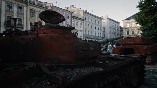 Lviv Ukraine August 2022 Destroyed Russian Military Equipment Display Rynok — Stockvideo