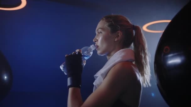 Woman Boxer Drinking Water Training Feeling Thirsty Carrying White Towel — Wideo stockowe