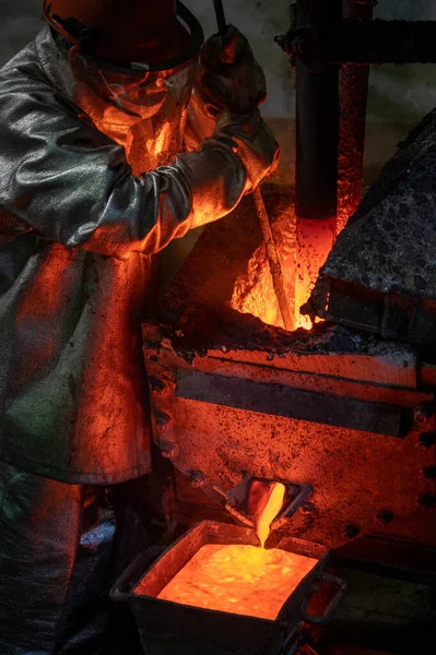 Těžba zlata tovární tepelná kamna čistý průmysl — Stock fotografie