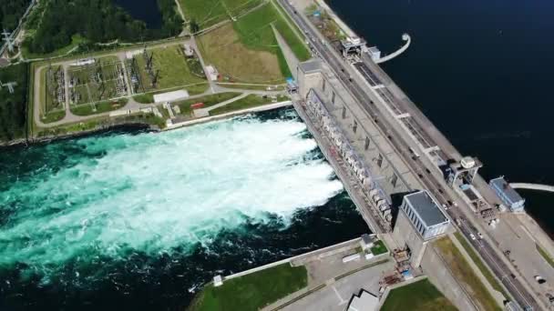 Barragem de água hidro fluxo rússia renovável — Vídeo de Stock