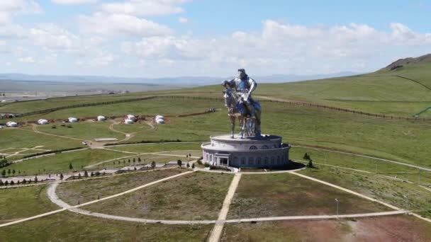 Jenghis Khan Patung Kuda Baja Curam Mongolia Ulaan Bator — Stok Video