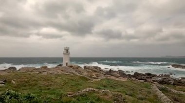 Sahildeki deniz feneri