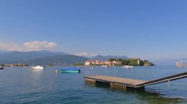 Rıhtımdan göl manzarası