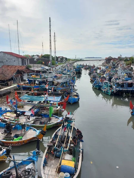 Jepara Indonésie Janvier 2022 Bateaux Pêche Ancrés Aval Rivière Menant — Photo