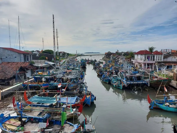 Jepara Indonésie Janvier 2022 Bateaux Pêche Ancrés Aval Rivière Menant — Photo