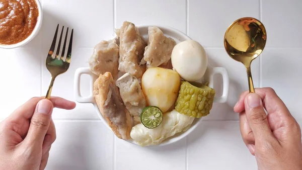 시오메 Siomay 오마이 Siomai Shaomai 종류입니다 타피오카와 밀가루로 만들기도 합니다 — 스톡 사진