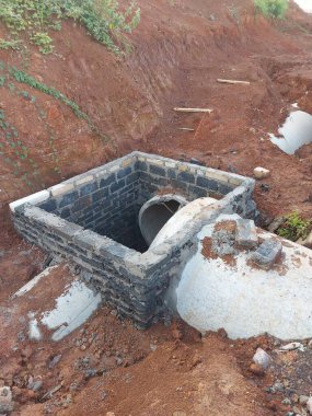 Su yollarında su kanalları ile kontrol küvetleri üretimi