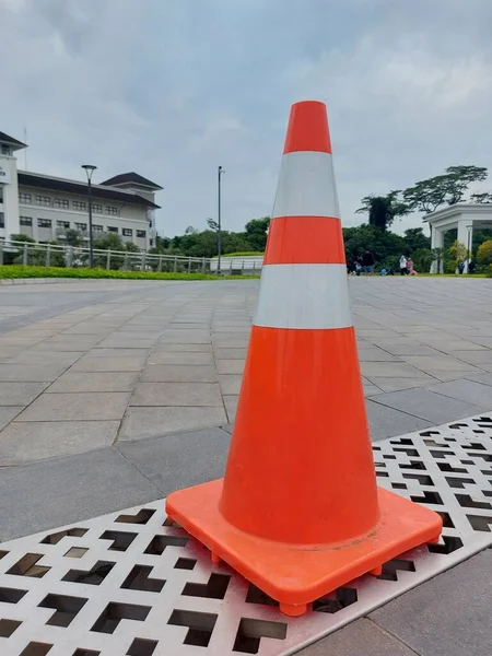 Orange Plastsäkerhetskon Eller Trafikkon — Stockfoto