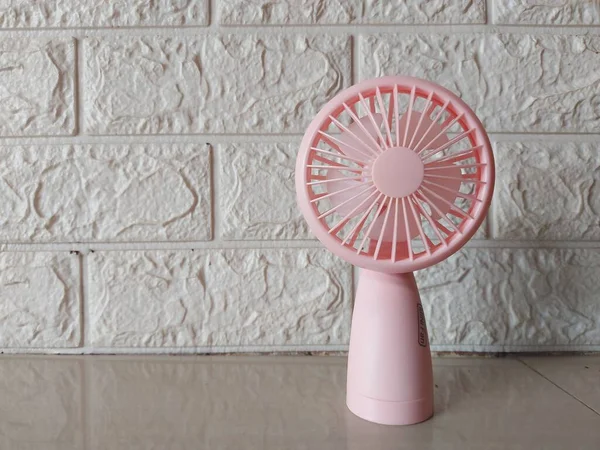 Pink Mini Fan Floor White Wall Background — Stock Photo, Image