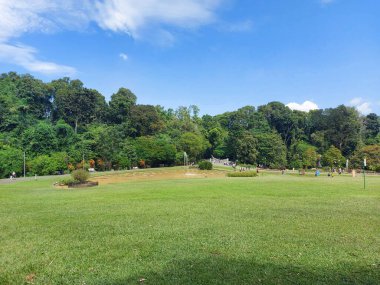 Bogor, Endonezya-27 Mart 2022: Taman Astrid. Kebun Raya Bogor 'da ünlü bir turistik bölgede bulunan bir park..