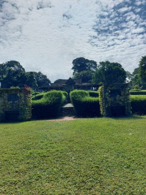 Bogor, Endonezya-27 Mart 2022: Taman Astrid. Kebun Raya Bogor 'da ünlü bir turistik bölgede bulunan bir park..