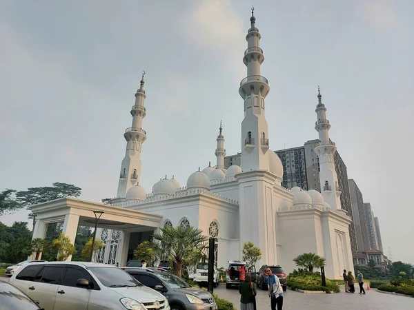 Bogor Indonésia Março 2020 Masjid Thohir Uma Magnífica Mesquita Branca — Fotografia de Stock