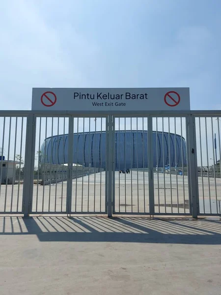 2022年5月16日 印度尼西亚雅加达 Jis或雅加达国际体育场前的围栏 它是印度尼西亚雅加达北部Tanjung Priok Papanggo的一个正在修建的足球场 — 图库照片