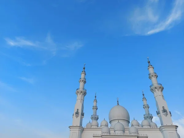 Depok Indonésia Junho 2022 Masjid Thohir Uma Magnífica Mesquita Branca — Fotografia de Stock