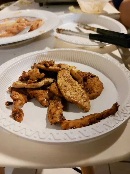 Grilled Chicken Served White Plastic Plate — ストック写真