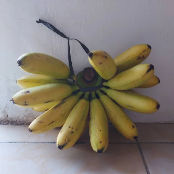 Žlutý Zralý Banán Prstu Tropické Ovoce — Stock fotografie