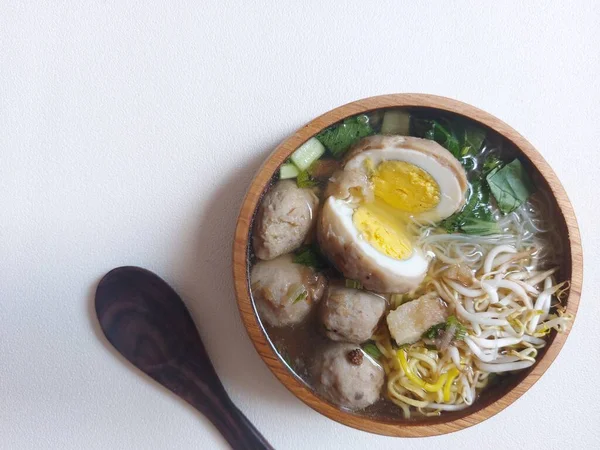 Egg Meatballs Completed Mustard Greens Sprouts Yellow Noodles Sound Served — Stockfoto